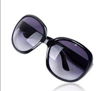 Load image into Gallery viewer, Designer Retro Sunglasses