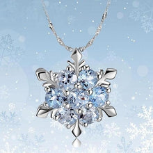 Load image into Gallery viewer, Elegant Silver Flower Necklace