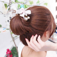 Load image into Gallery viewer, Pearl Hair Bun