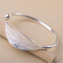 Load image into Gallery viewer, Elegant Silver Bracelet
