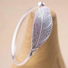 Load image into Gallery viewer, Elegant Silver Bracelet
