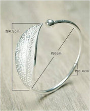 Load image into Gallery viewer, Elegant Silver Bracelet
