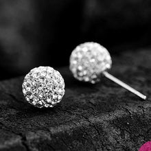 Load image into Gallery viewer, Flower Stud Earrings
