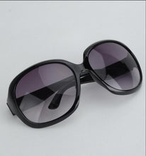 Load image into Gallery viewer, Designer Retro Sunglasses
