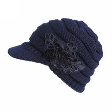Load image into Gallery viewer, Cable Knit Visor Hat
