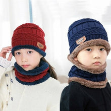 Load image into Gallery viewer, Outdoor Scarf and Hat Set
