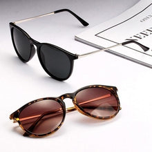 Load image into Gallery viewer, Solid Retro Round Metal Frame Sunglasses
