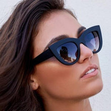 Load image into Gallery viewer, Retro Cateye Sunglasses
