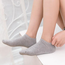 Load image into Gallery viewer, Unisex Invisible Sports Socks
