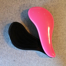 Load image into Gallery viewer, Magic Detangling Handle Shower Tamer Hair Comb
