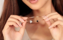 Load image into Gallery viewer, Golden Rhinestone Love Heart Bangle Cuff Bracelet
