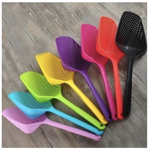 Load image into Gallery viewer, Large Scoop Colander Pasta Heat Resistant Strainer
