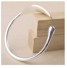 Load image into Gallery viewer, 925 Sterling Silver Adjustable Leaves Bangle
